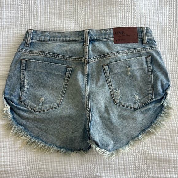 2010s mid-rise denim shorts by One Teaspoon - Picture 4 of 6
